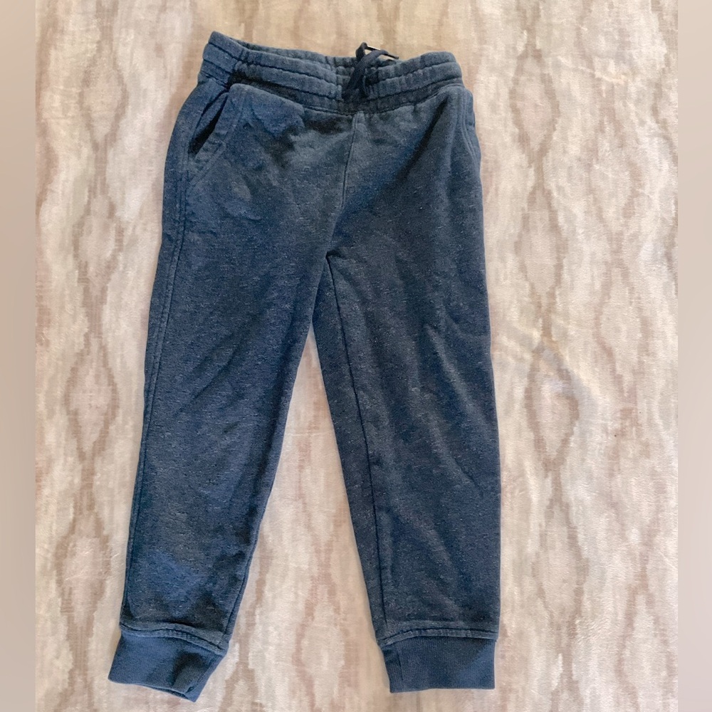 OLD NAVY KIDS SWEATPANTS! Size 6-7
